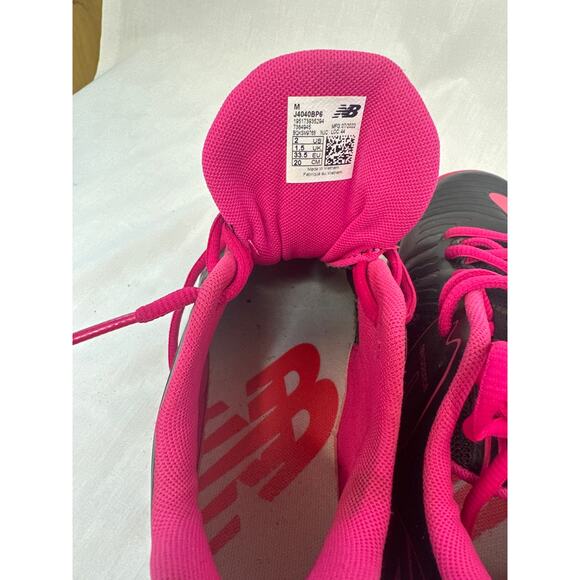 New balance kleets for girls size 2 M - Picture 4 of 5